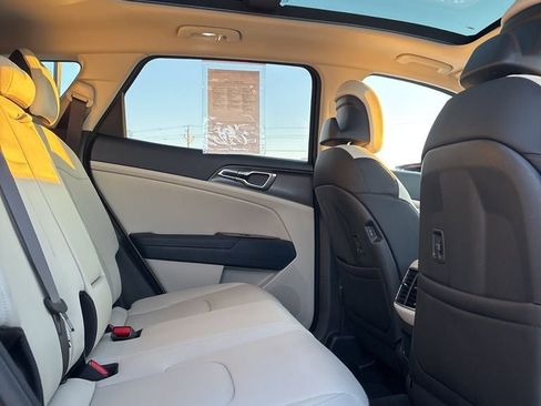 Used 2024 Kia Sportage EX w/ EX Premium Package image 27