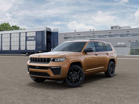 New 2026 Jeep Grand Cherokee L Limited AWD/4WD image 1