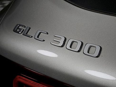 Used 2021 Mercedes-Benz GLC 300 image 30