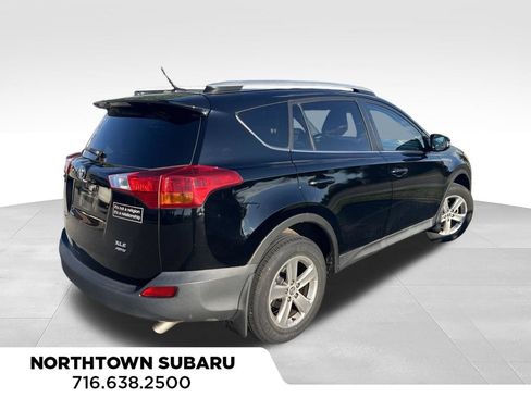 Used 2015 Toyota RAV4 XLE AWD/4WD image 5
