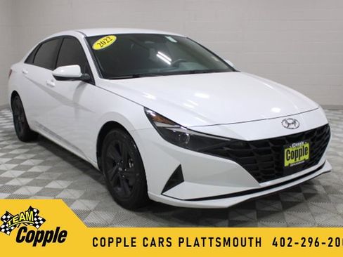 Used 2022 Hyundai Elantra SEL w/ Convenience Package image 1