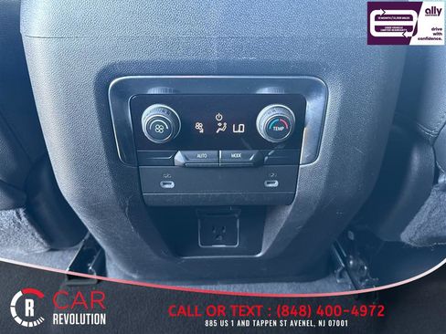 Used 2024 Chevrolet Tahoe LT AWD/4WD image 37