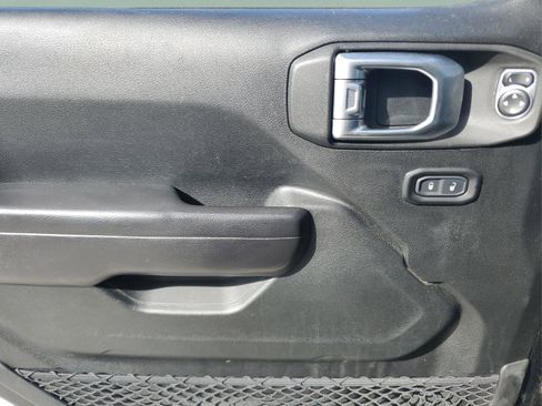 Certified 2020 Jeep Wrangler Sport S image 13