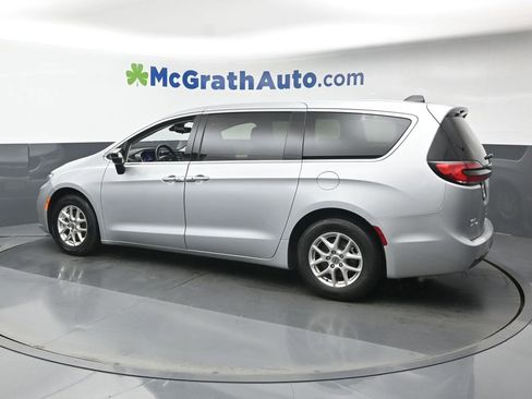 Used 2024 Chrysler Pacifica Touring-L image 20
