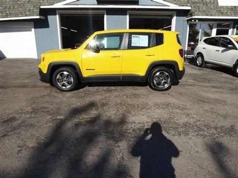 Used 2016 Jeep Renegade Sport w/ Power & Air Group FWD image 2