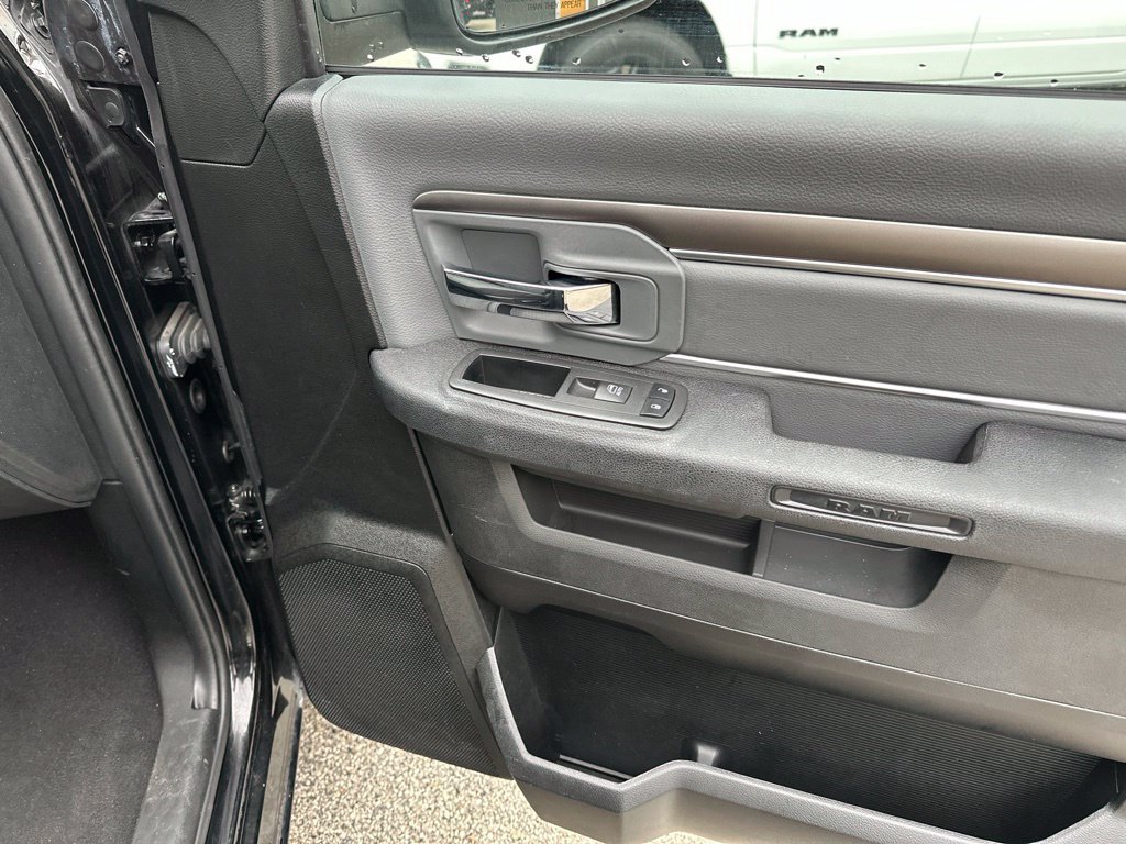 Used 2024 RAM 1500 Classic SLT AWD/4WD image 33