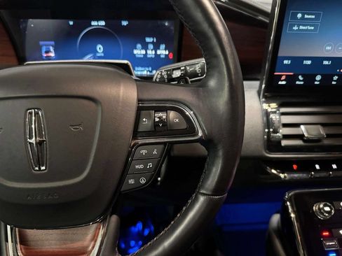 Certified 2022 Lincoln Navigator L Reserve AWD/4WD image 12
