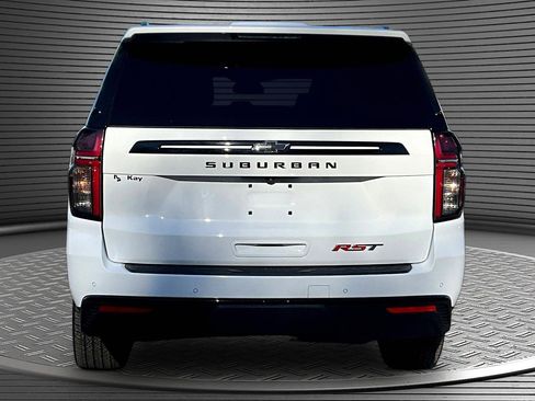 Used 2024 Chevrolet Suburban RST w/ Luxury Package image 5