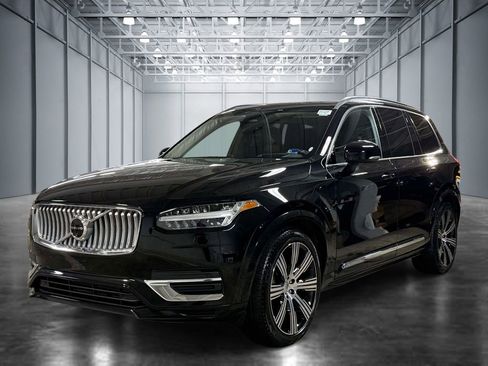 Used 2024 Volvo XC60 B5 Plus w/ Climate Package AWD/4WD image 1
