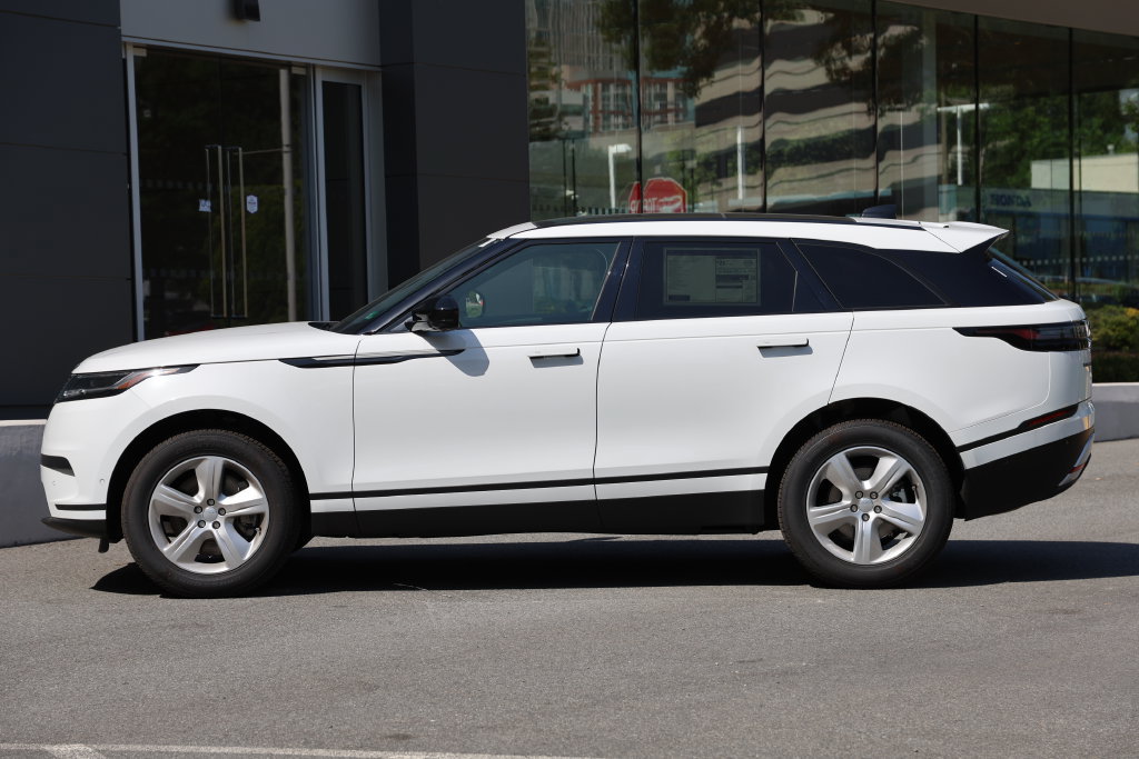 New 2026 Land Rover Range Rover Velar S AWD/4WD image 2