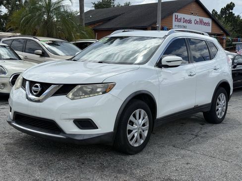 Used 2016 Nissan Rogue S w/ Appearance Package FWD image 2
