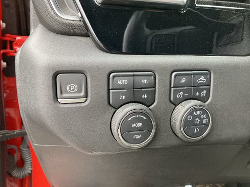 Used 2024 Chevrolet Silverado 3500 LTZ w/ LTZ Convenience Package AWD/4WD image 15