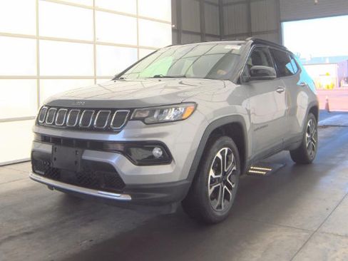 Used 2022 Jeep Compass Limited AWD/4WD image 3