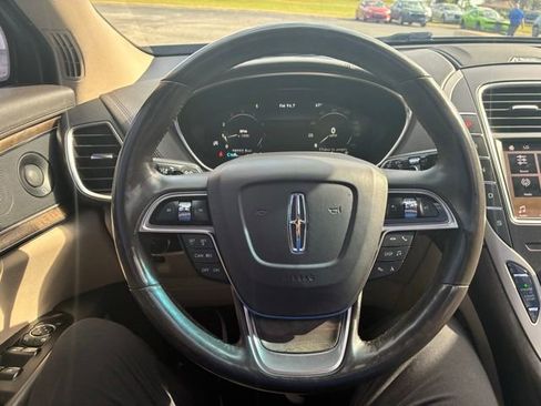 Used 2019 Lincoln Nautilus Reserve AWD/4WD image 18