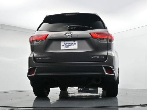 Used 2017 Toyota Highlander Limited AWD/4WD image 33