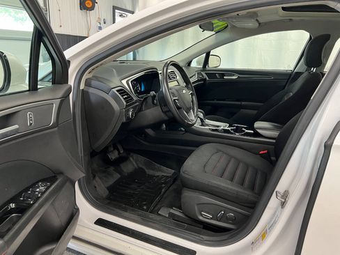 Used 2016 Ford Fusion SE FWD image 7