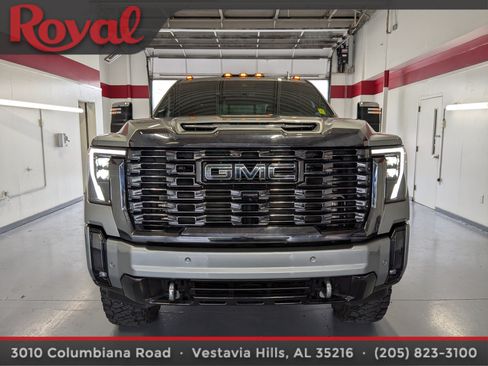 Used 2024 GMC Sierra 2500 Denali Ultimate AWD/4WD image 6