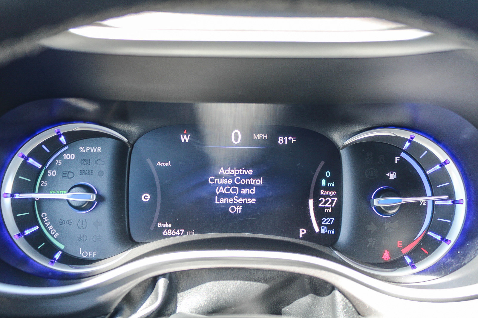 Used 2024 Chrysler Pacifica Limited FWD image 26