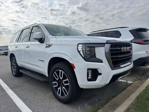 Used 2024 GMC Yukon AT4 w/ Technology Package AWD/4WD image 3