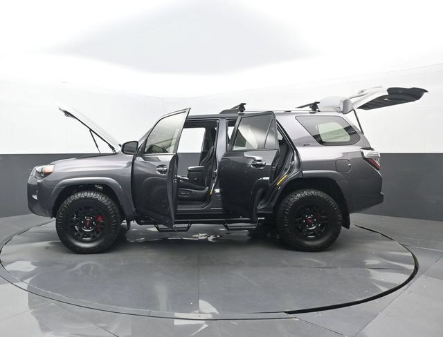 Used 2021 Toyota 4Runner SR5 AWD/4WD image 34