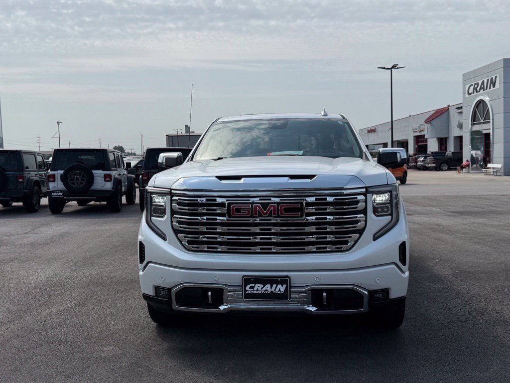 Used 2024 GMC Sierra 1500 Denali w/ Denali Reserve Package AWD/4WD image 2