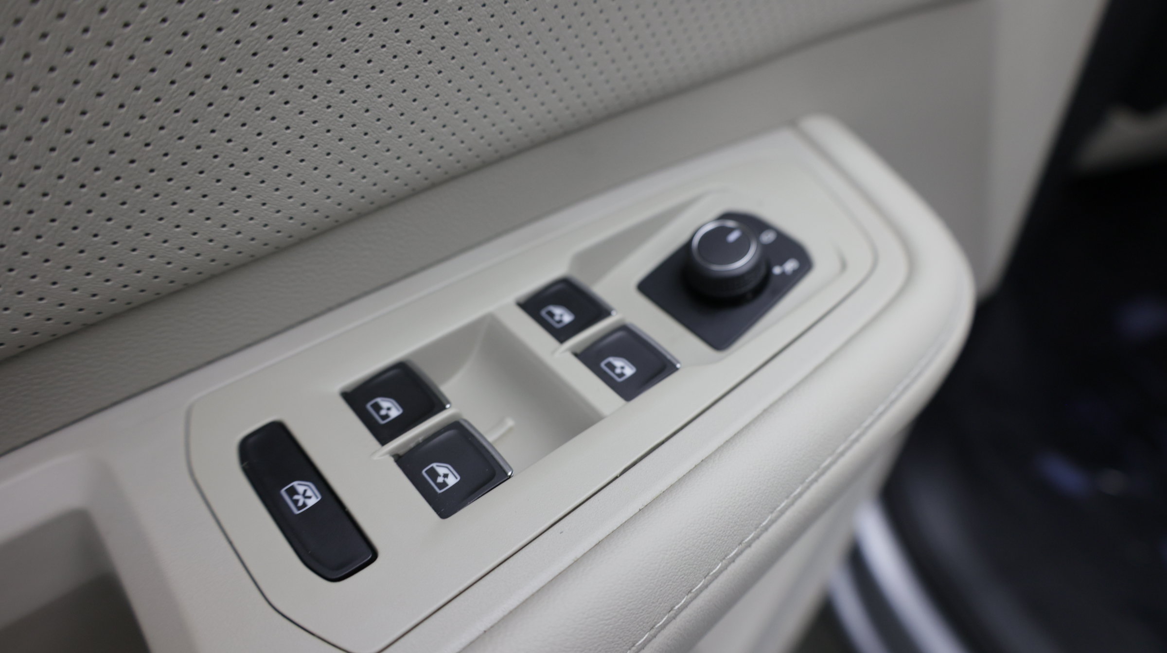 Used 2026 Volkswagen Atlas SE FWD image 15