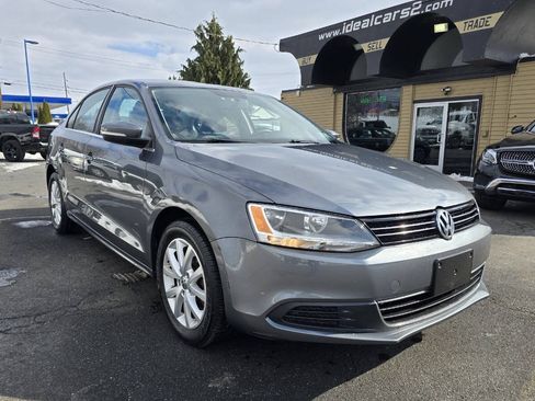 Used 2013 Volkswagen Jetta SE FWD image 30