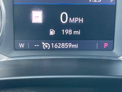 Used 2019 Chevrolet Blazer LT w/ Sound & Technology Package FWD image 11