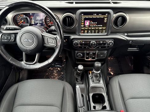 Used 2022 Jeep Gladiator Willys image 27