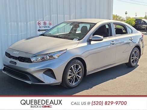 Used 2023 Kia Forte LXS FWD image 3