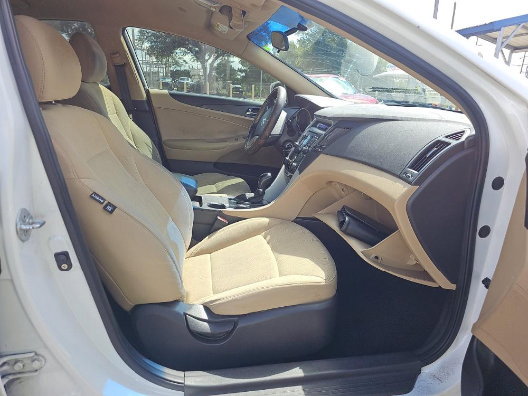 Used 2019 Chevrolet Trax LT w/ LT Convenience Package FWD image 6