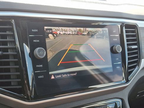 Certified 2023 Volkswagen Atlas SE w/ Panoramic Sunroof Package image 19