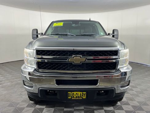 Used 2011 Chevrolet Silverado 2500 LT w/ Interior Plus Package AWD/4WD image 2