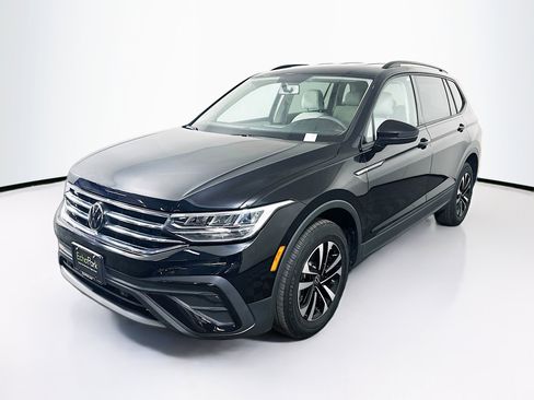 Used 2022 Volkswagen Tiguan S FWD image 3