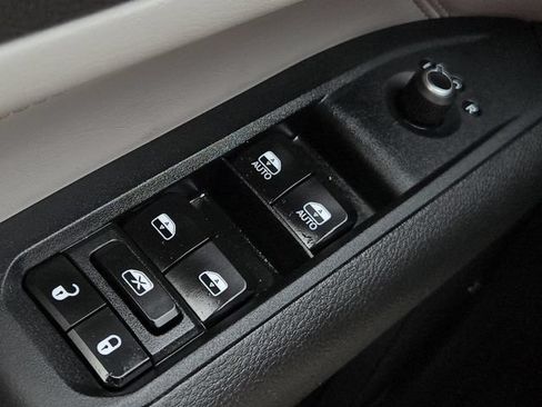 Used 2025 Jeep Compass Limited w/ Elite Group AWD/4WD image 28