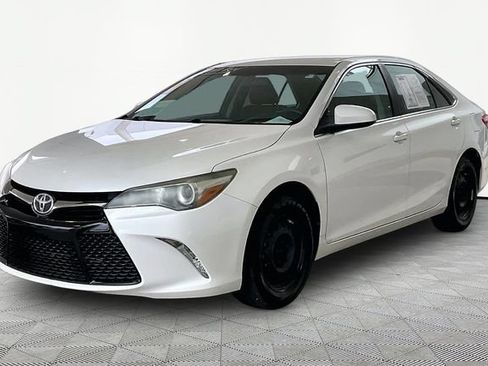 Used 2016 Toyota Camry SE FWD image 3