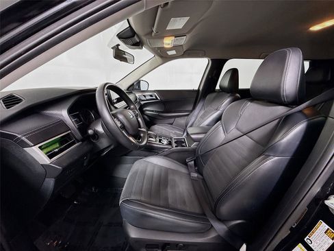 Used 2024 Mitsubishi Outlander SE image 11