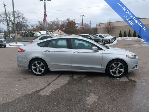 Used 2014 Ford Fusion SE w/ Equipment Group 201A image 11