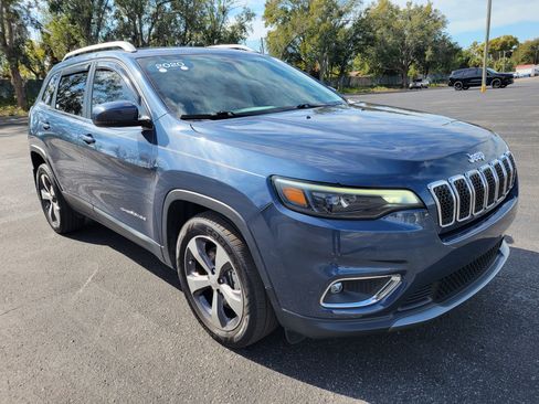 Used 2020 Jeep Cherokee Limited image 3