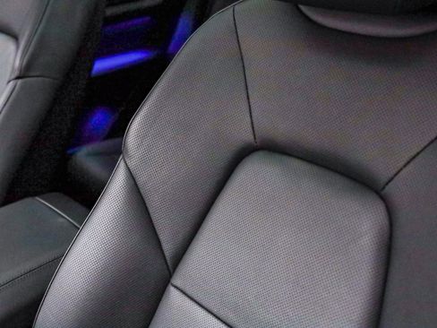 Used 2025 Porsche Cayenne image 26