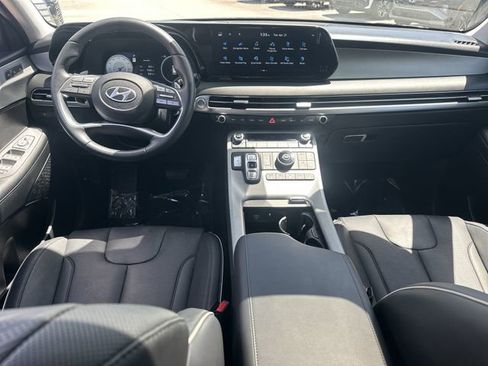 Used 2025 Hyundai Palisade SEL FWD image 16