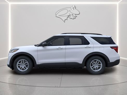 New 2026 Ford Explorer Active image 3
