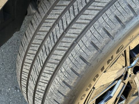 Used 2025 BMW iX xDrive50 w/ Premium Package image 18