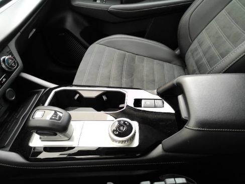 Used 2025 Mitsubishi Outlander SE FWD image 41