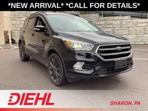 Used 2017 Ford Escape Titanium AWD/4WD image 1