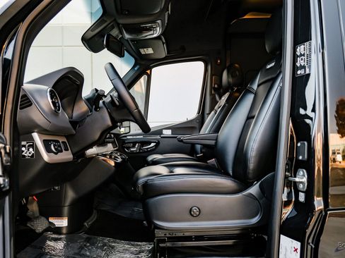 Used 2022 Mercedes-Benz Sprinter 3500 image 35
