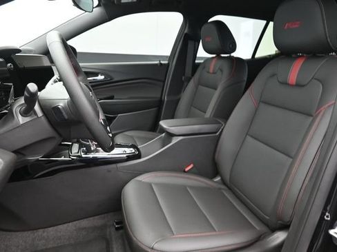 New 2026 Chevrolet Trax RS w/ Sunroof Package FWD image 18