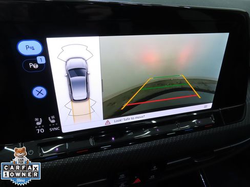 Certified 2023 Volkswagen Golf R image 19