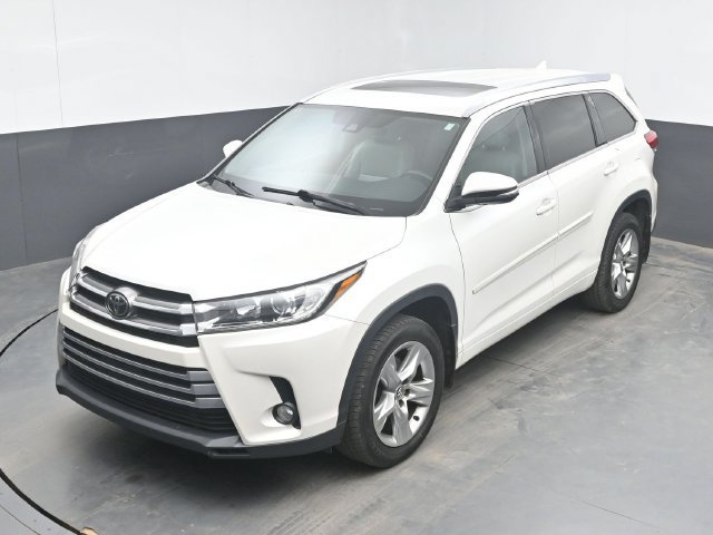 Used 2017 Toyota Highlander Limited AWD/4WD image 15