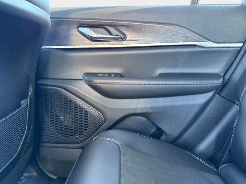 New 2026 Jeep Grand Cherokee Altitude AWD/4WD image 16